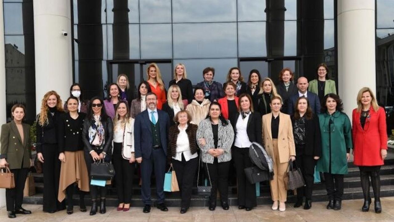 İş Kadınlarına ÖNEM ve Gönülden Gönüle Projeleriyle İlgili Bilgi Verildi