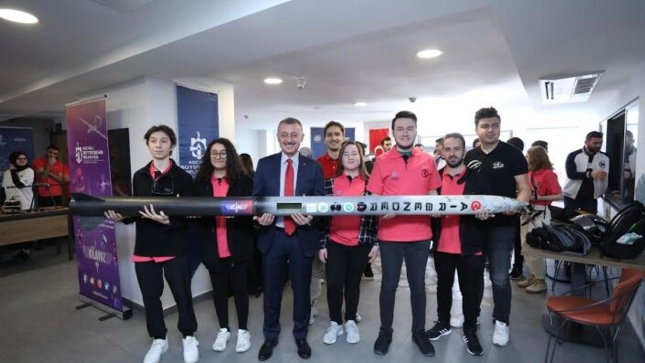 Başkan Büyükakın, Genç Mekânda proje üreten gençlerden söz aldı