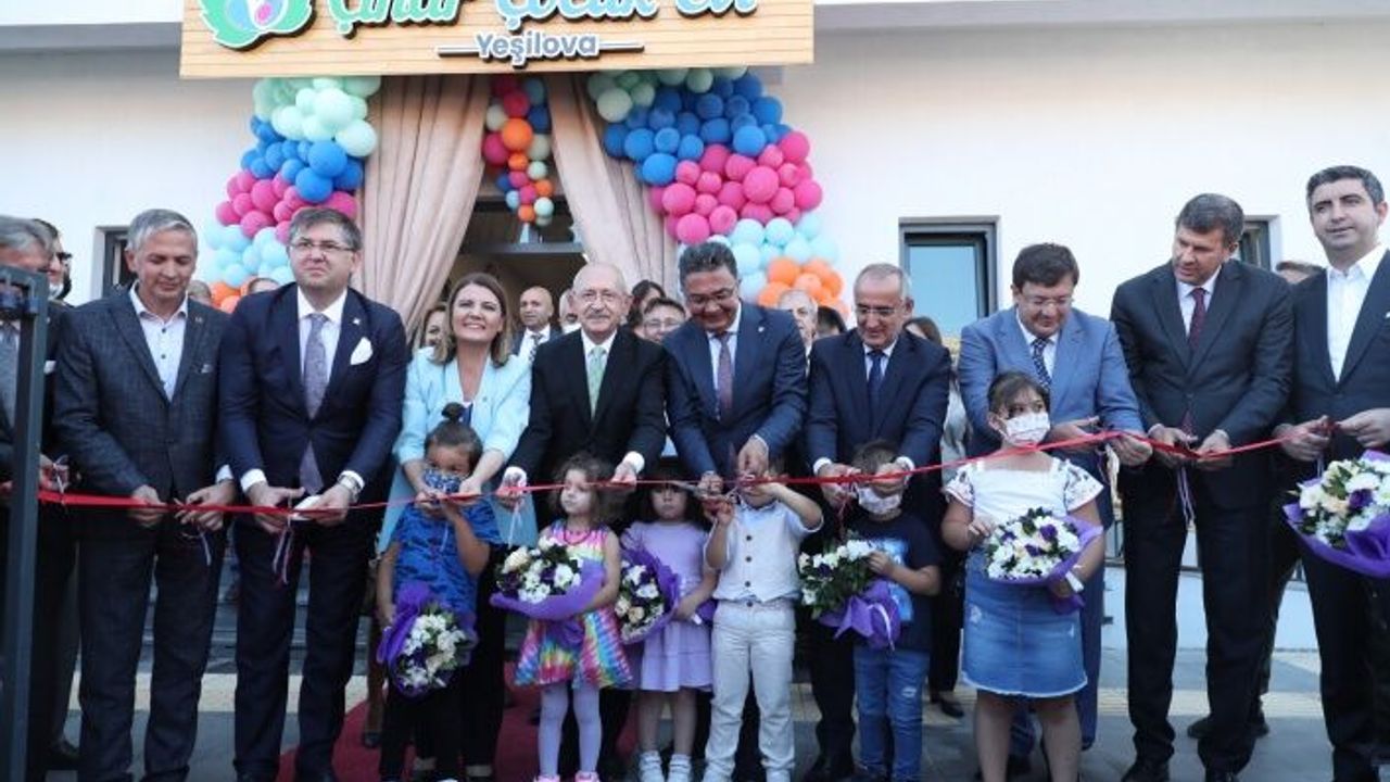 Biz çocuklara kreş, yuva yaparken,   siz var olan yuvalarını yıktınız