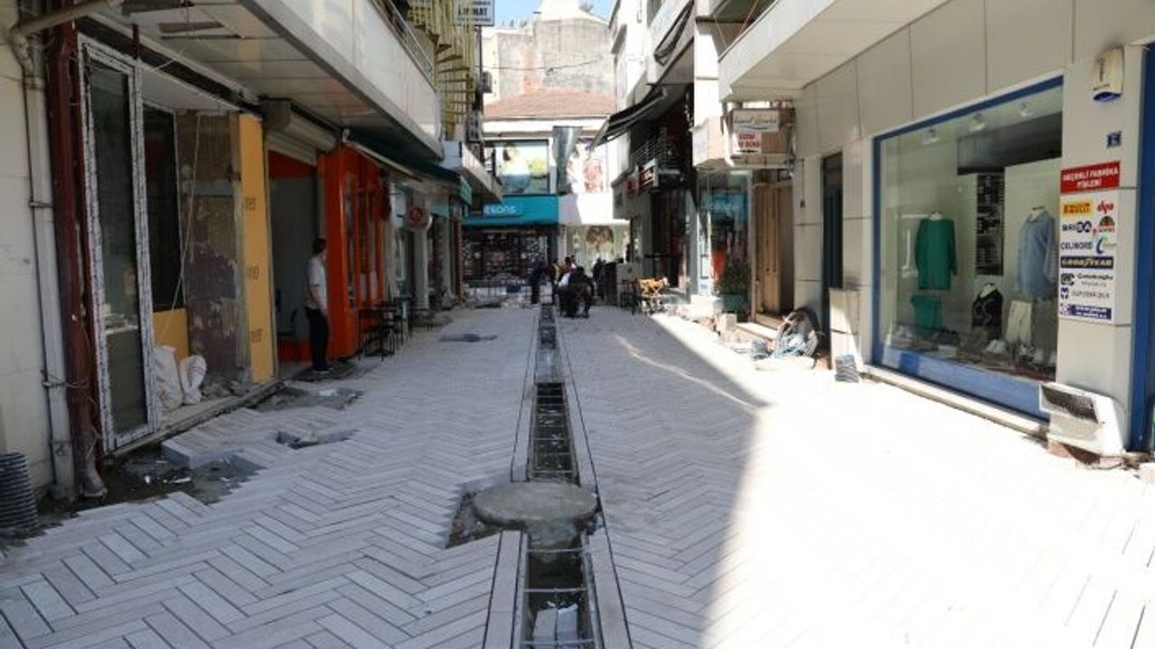 Fethiye Caddesi Dar Sokak  yeni modern görüntüsüne yaklaşıyor