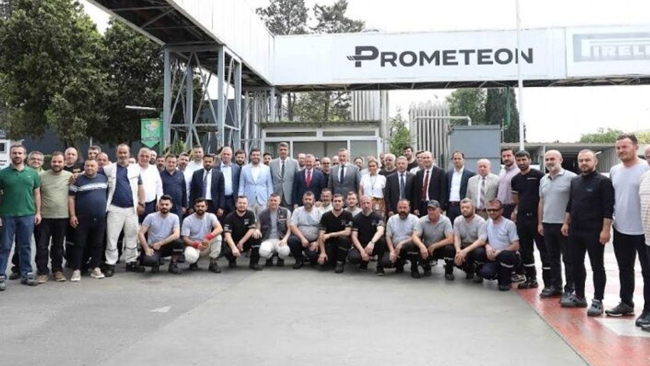 Başkan Büyükakın,  “Ülkemiz emekçilerin ellerinde yükseliyor” 