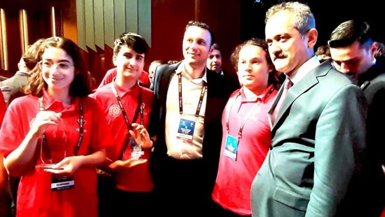 Körfez Med Marine Tuncer Şen Fen Lisesi öğrencileri TÜBİTAK Lise Öğrencileri