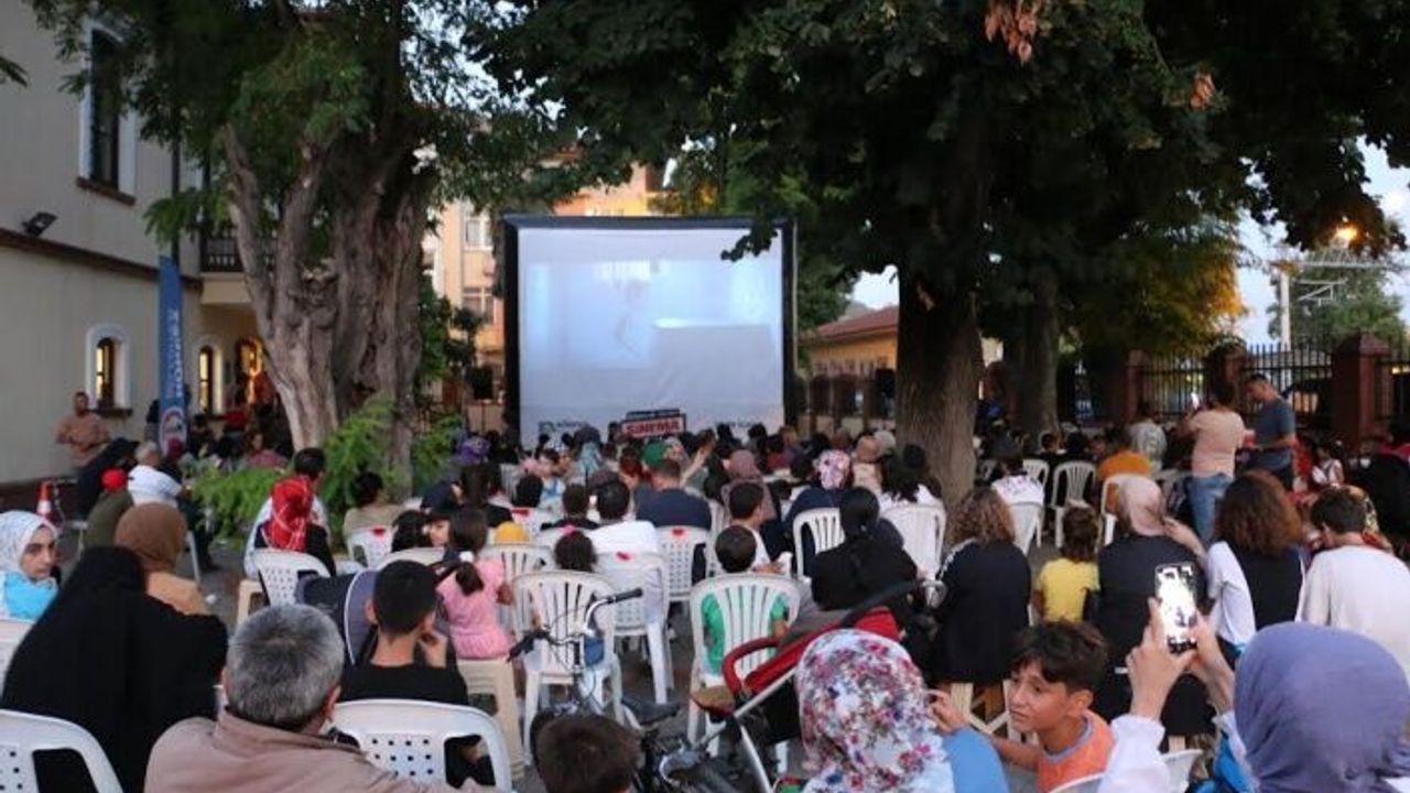 Körfez’de ‘Rafadan Tayfa’ ile sinema keyfi