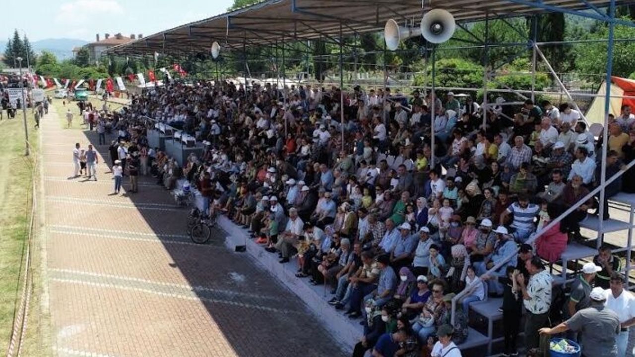 RAHVAN AT YARIŞI DEĞİRMENDERE KOŞUSU NEFESLERİ KESTİ