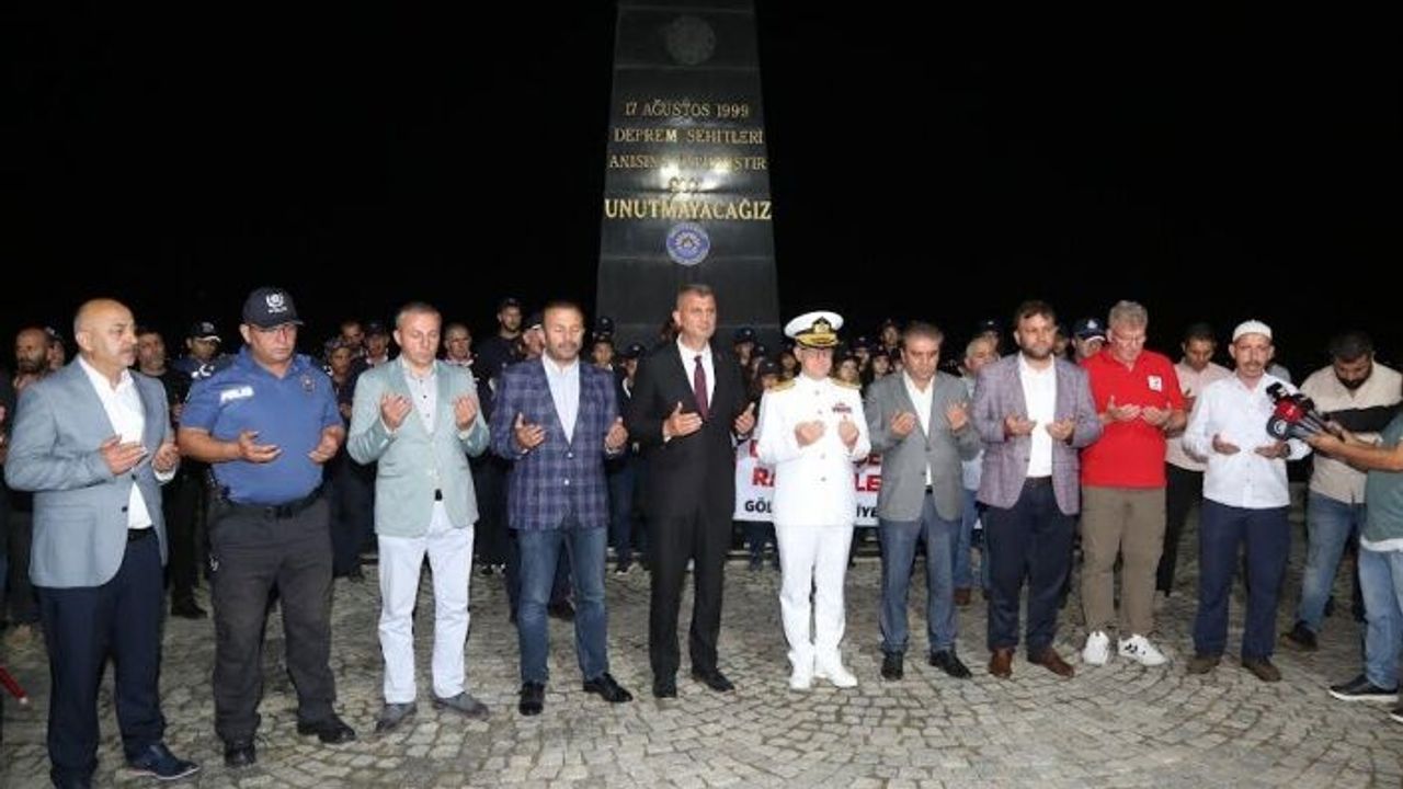 GÖLCÜK DEPREMİ ŞEHİTLERİ 03.02’DE BİR KEZ DAHA ANILDI