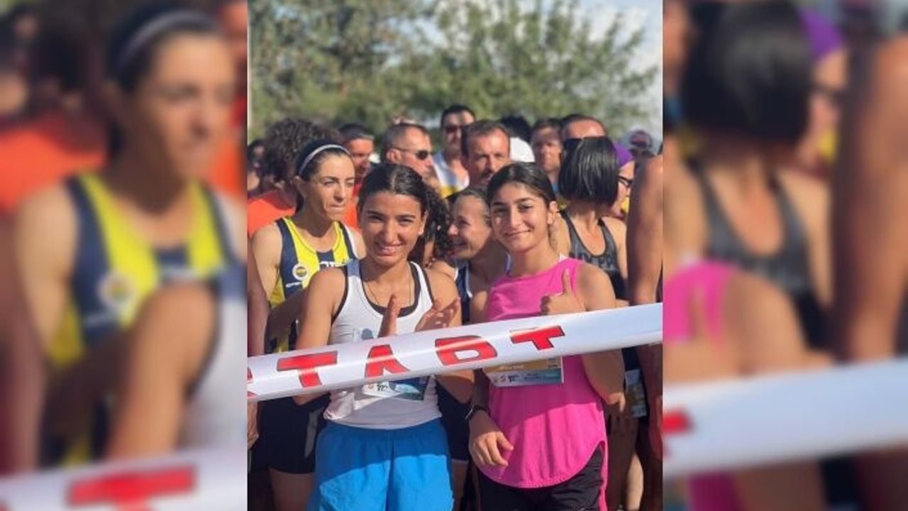 İzmit Belediyesporlu atlet Dilan   Türkiye şampiyonu oldu