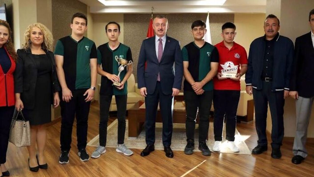 Başkan Büyükakın: Gençlerimizi desteklemeye devam edeceğiz 