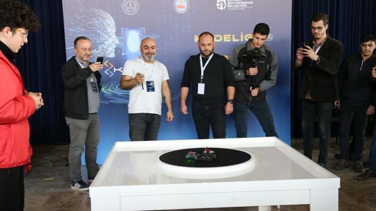 KODELİG'22 yarışması nefes kesti