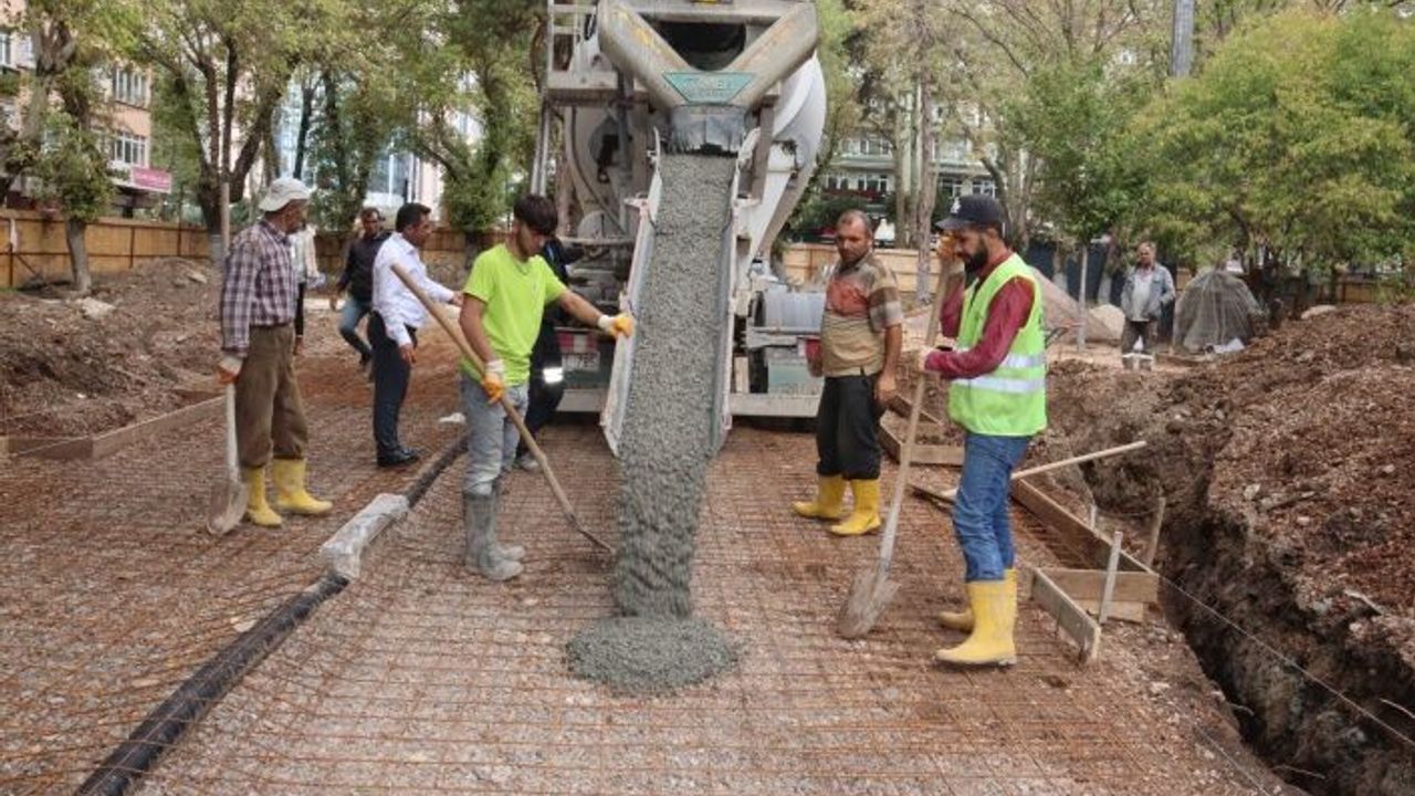 Yeni Cuma Parkı’nda çalışmalar tüm hızıyla devam ediyor