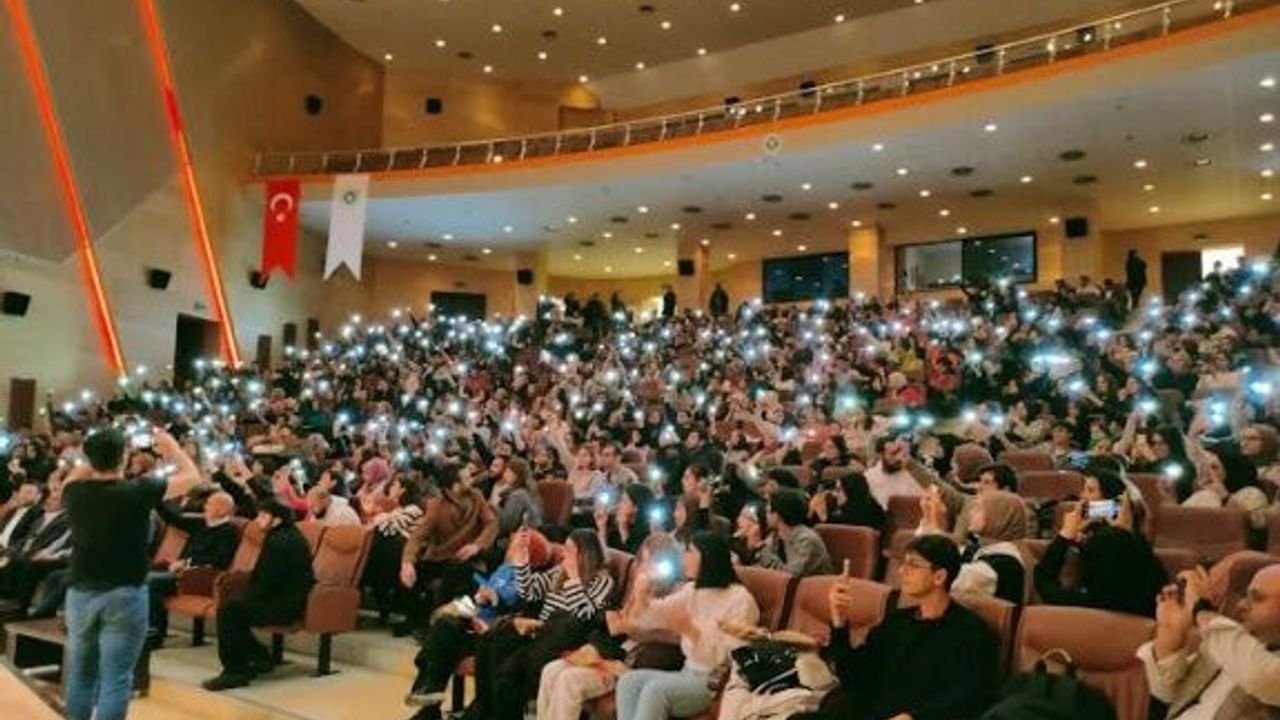 Büyükşehir’den öğrencilere  finaller öncesi moral konseri