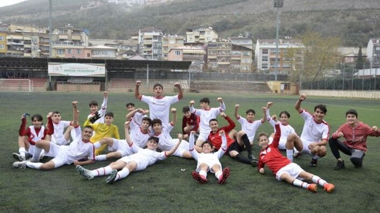 Körfez Gençlerbirliği U-14 namağlup şampiyon