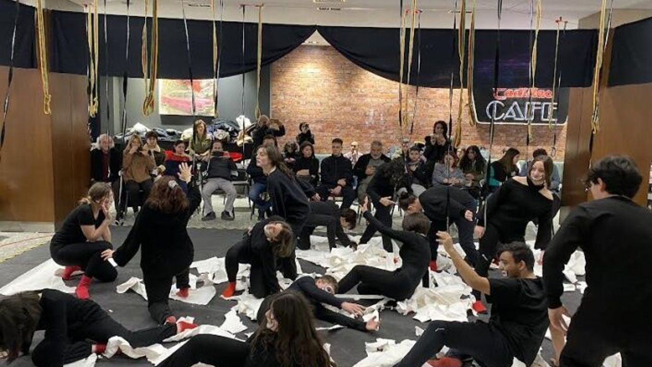 ÇOCUKLARIN TİYATRO FESTİVALİ İLK HAFTASINI GERİDE BIRAKTI