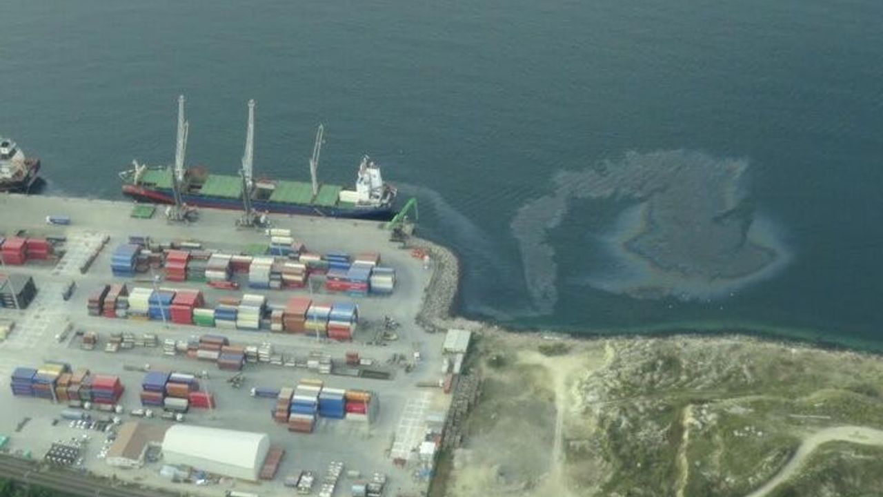 Körfezi kirleten iki gemiye ibretlik ceza