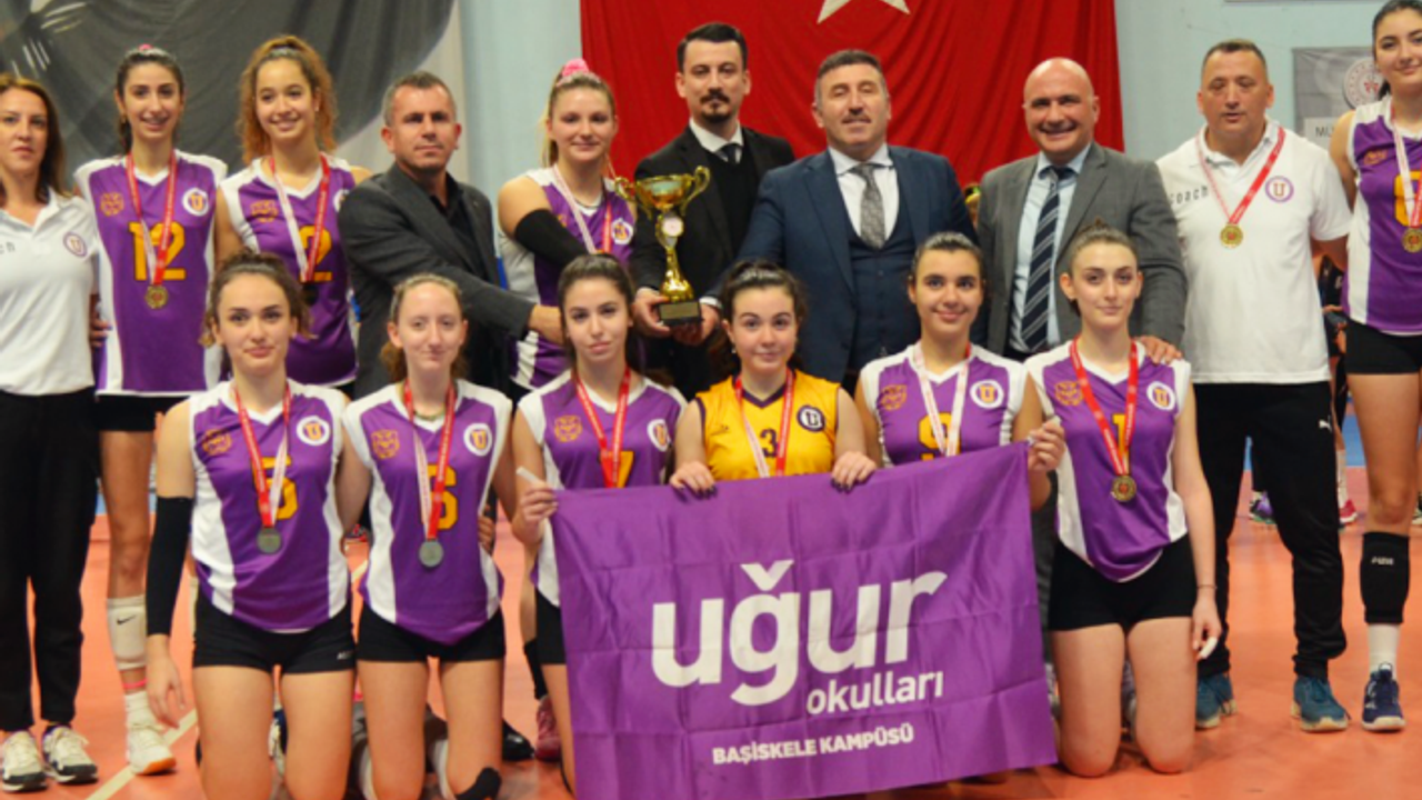 UĞUR OKULLARI BAŞİSKELE KAMPÜSÜ VOLEYBOL  VE BASKETBOLDA ŞAMPİYON!