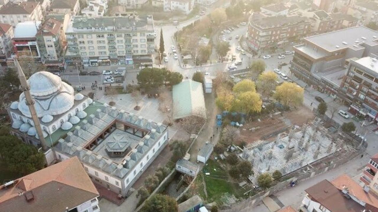 Yarımca Kent Meydanı’nda yoğun çalışma