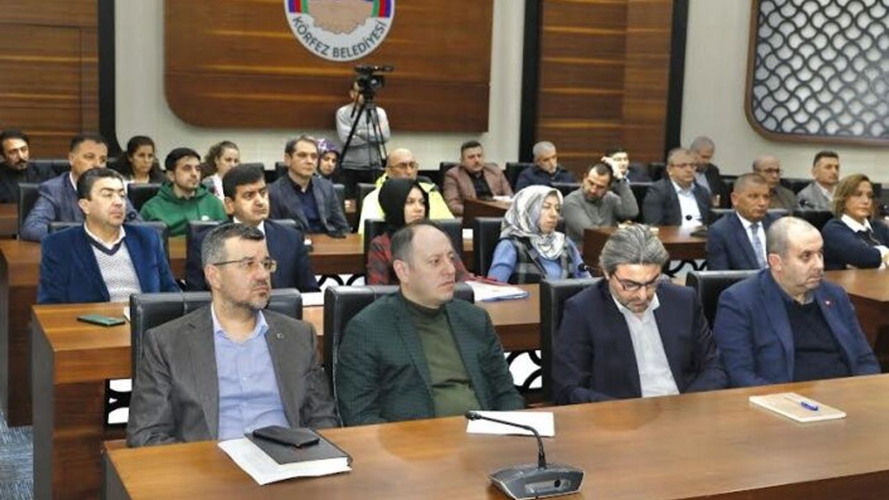 Başkan Söğüt, “Kamudaki riskli binaları boşaltacağız”