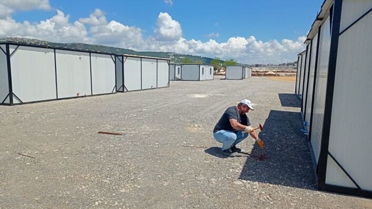 İzmit Belediyesi depremzedeler için  Konteyner Yaşam Alanı kuruyor