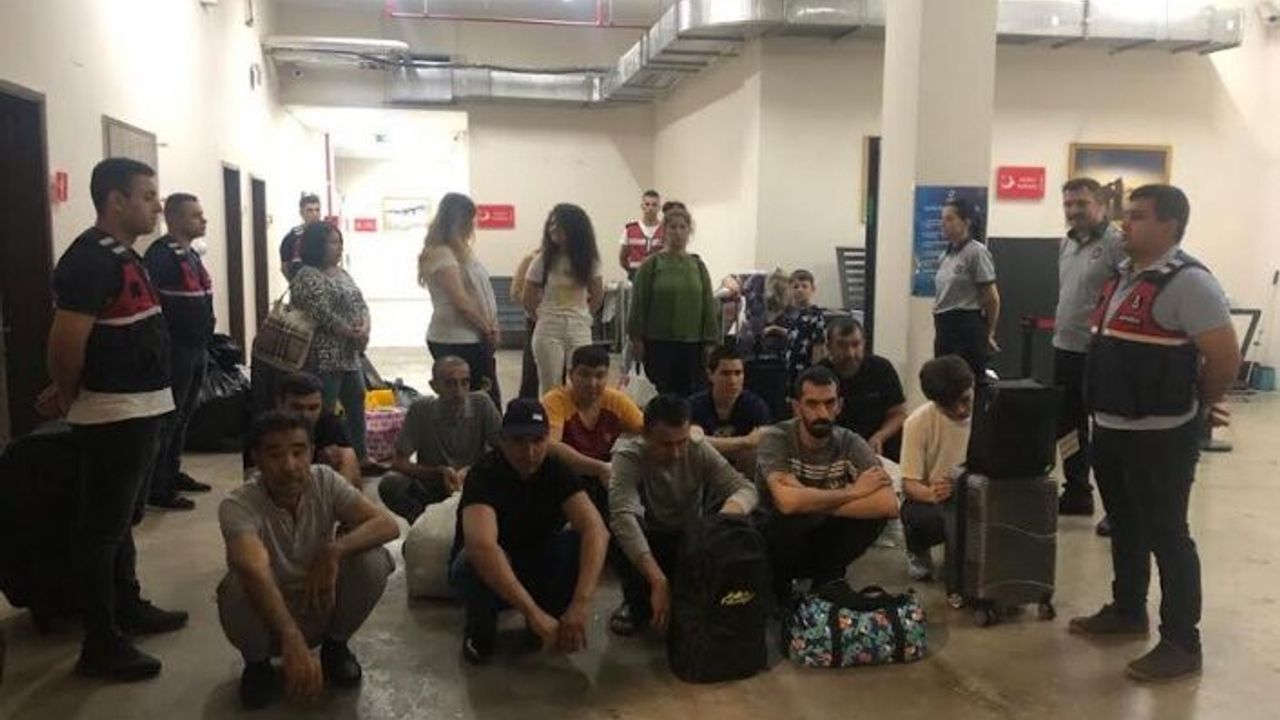 18 Düzensiz Göçmen Sınır Dışı Edildi