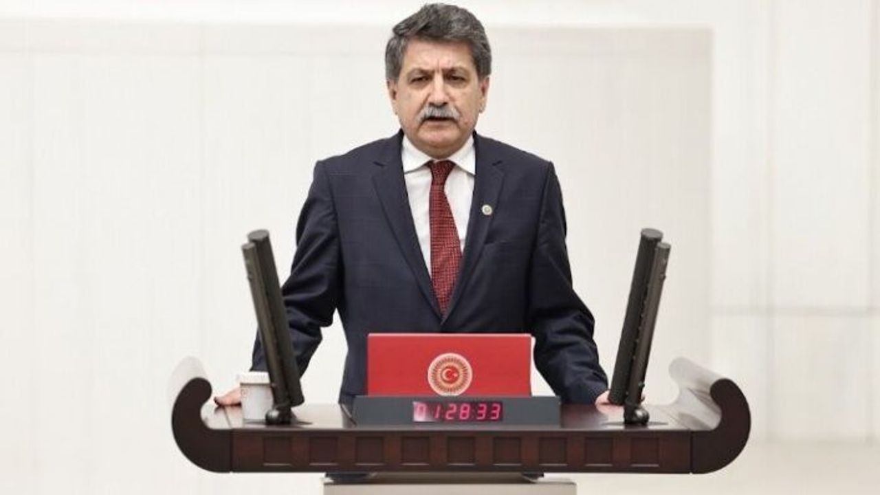 EMEKLİLER KEMER SIKACAĞINA SARAY KEMER SIKSIN!