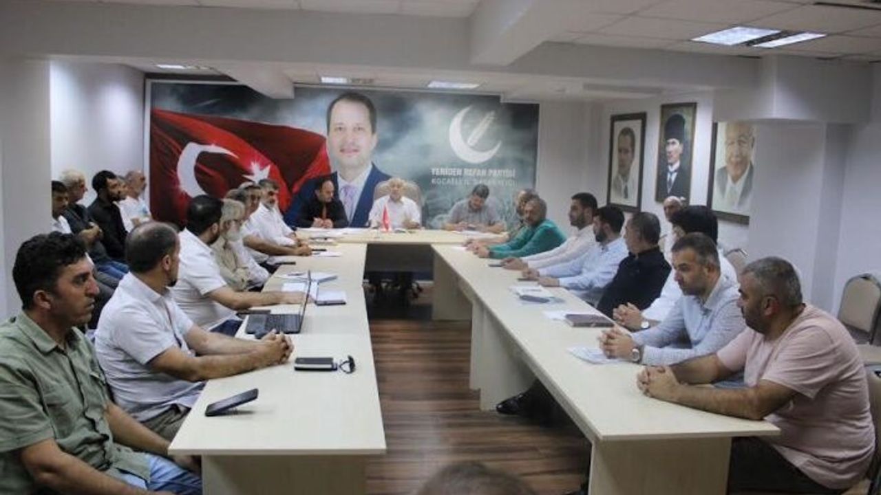 SIKINTIYA DÜŞEN, ÇÖZÜMÜ YENİDEN REFAH PARTİSİNDE ARIYOR