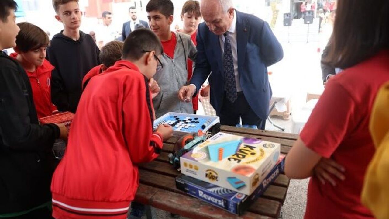 Derince’de, 100. Yıl Bilim, Sanat ve Spor Şenliği