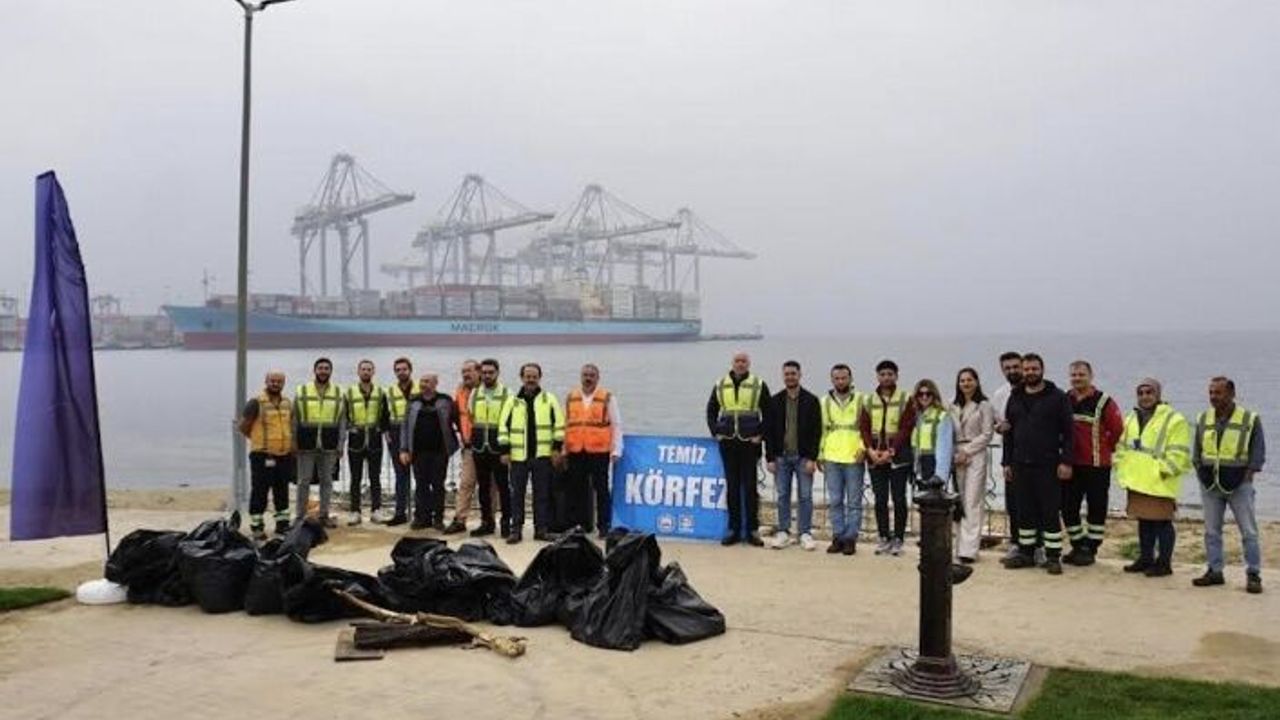 Sahil bandından 150 kilo atık toplandı