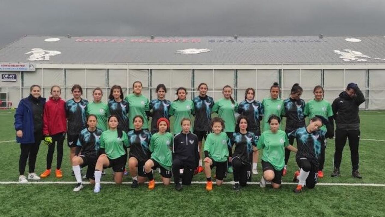 Körfezli kızla,r Tuzla Anadolu’yla hazırlık maçı yaptı