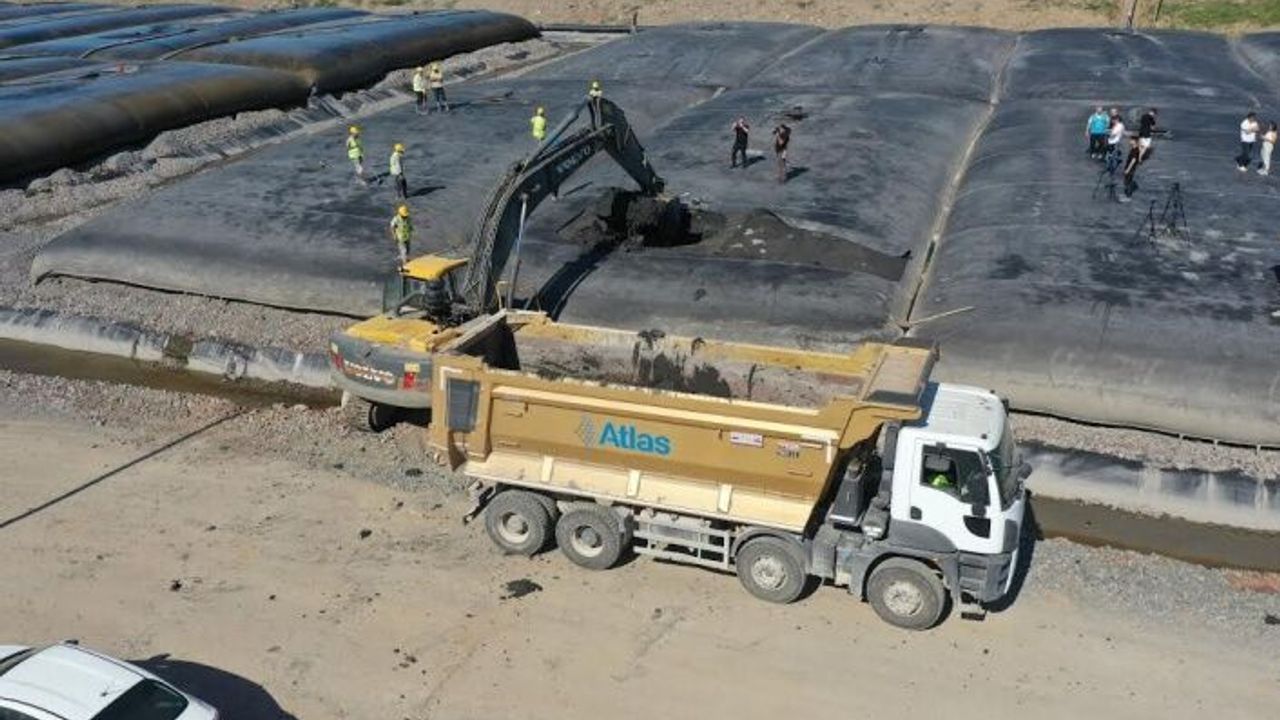 Körfez’den, 13 bin 500 kamyon dip çamuru