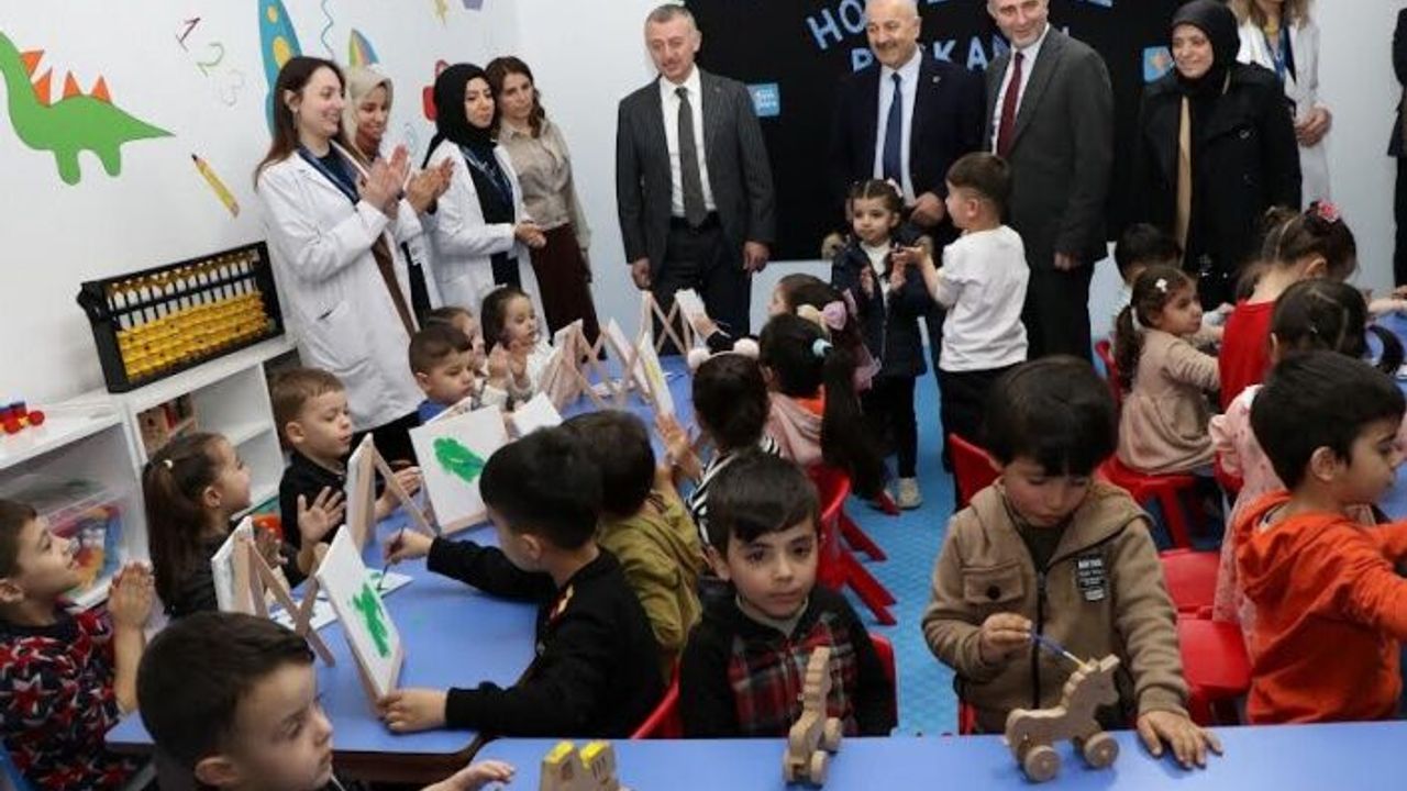 Başkan Büyükakın: Annelerimze ve çocuklara yönelik birçok farklı hizmeti sunmaya devam ediyoruz