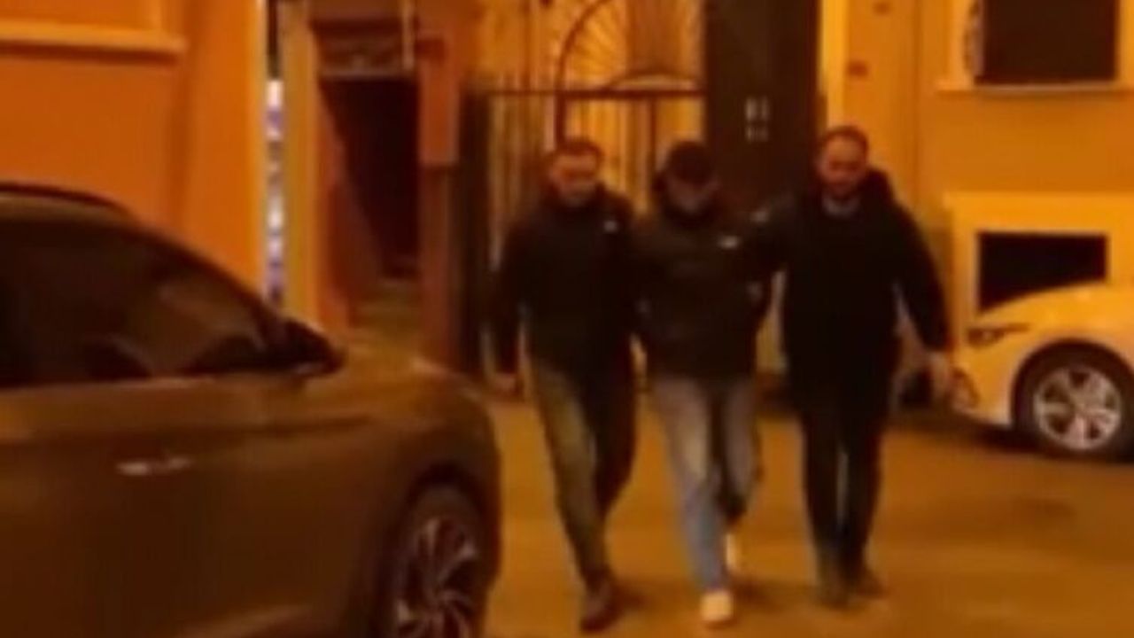 Husumetlisine benzettiği bir adamı silahla vurdu.