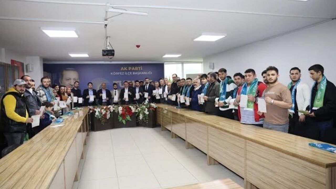 Körfez’de İYİ Parti’den, 100 kişi, AK Parti'ye geçiş yaptı.
