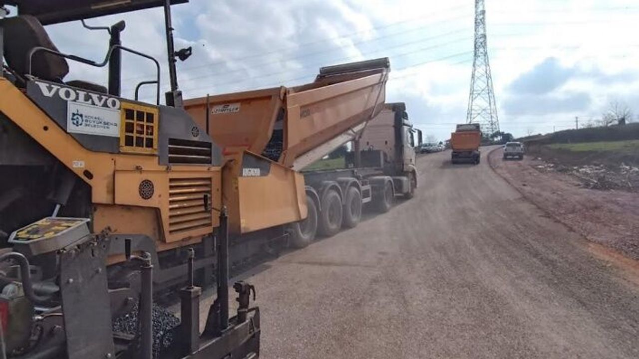 Sepetçi Mahallesi, TOKİ Konutları giriş yolu asfaltlandı.