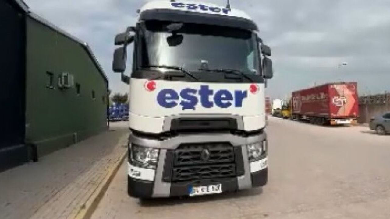 Kartepe'de, yaya geçidinde, tırın altında kaldı