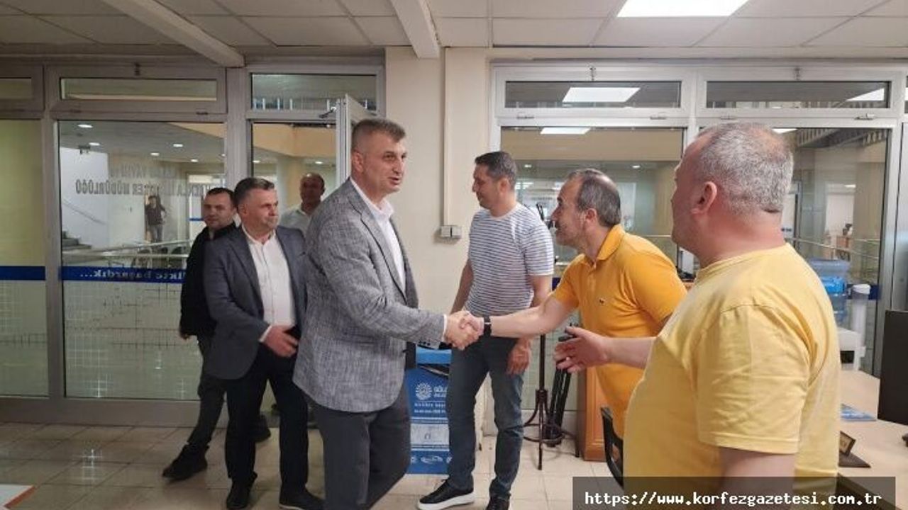 Başkan Sezer, Birimleri tek tek ziyaret ederek çalışanların bayramını kutladı