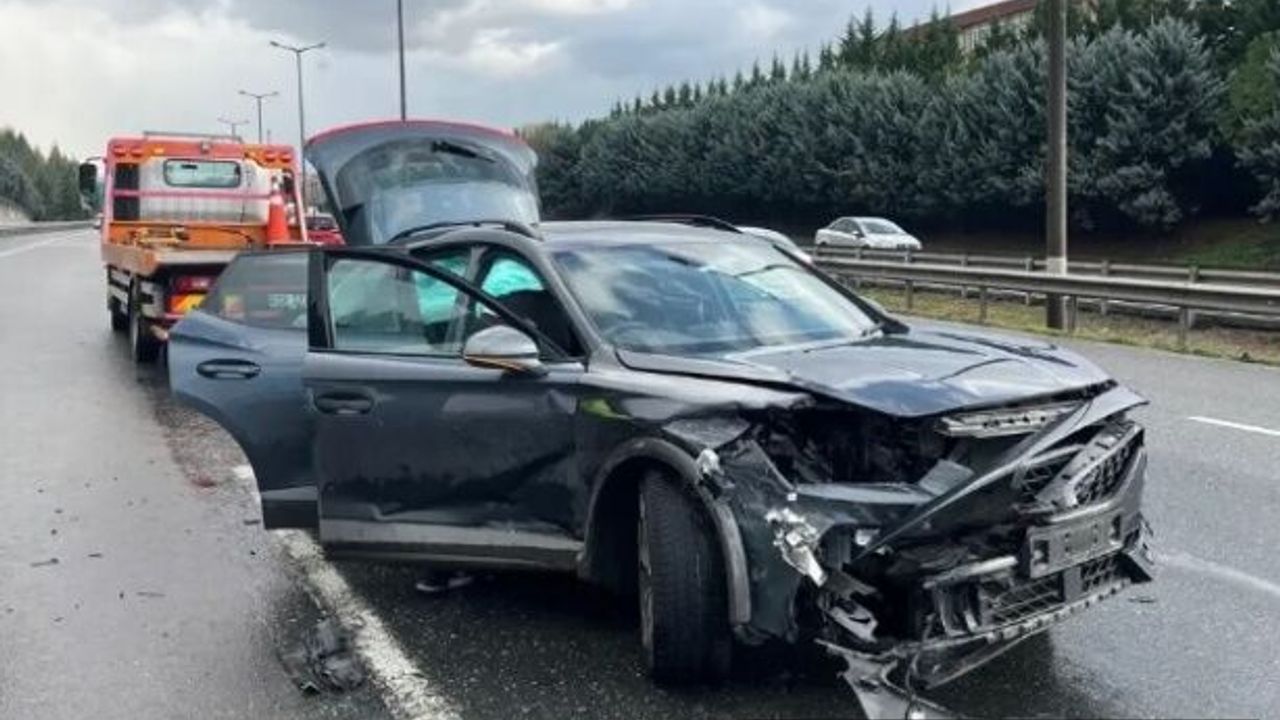 İstanbul istikametinde, kaza: 2 yaralı
