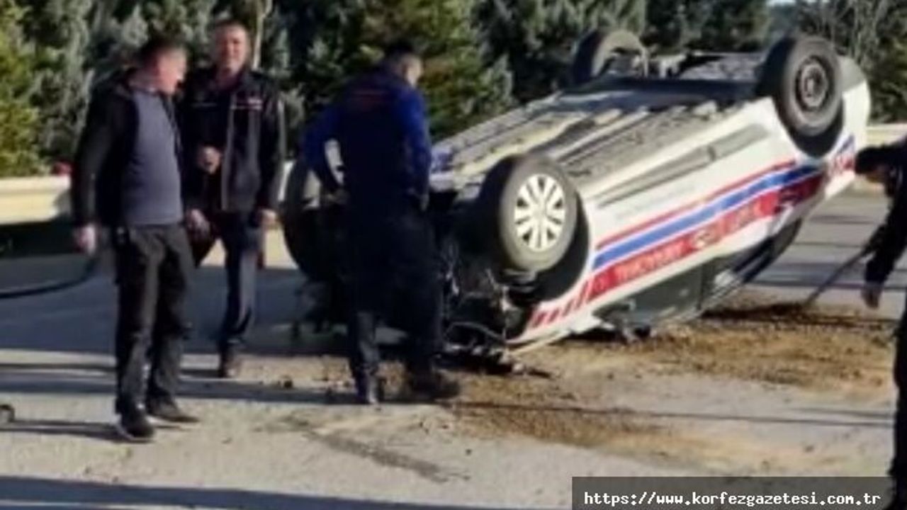 Jandarma Trafik Aracı, Aydınlatma Direğine Çarptı