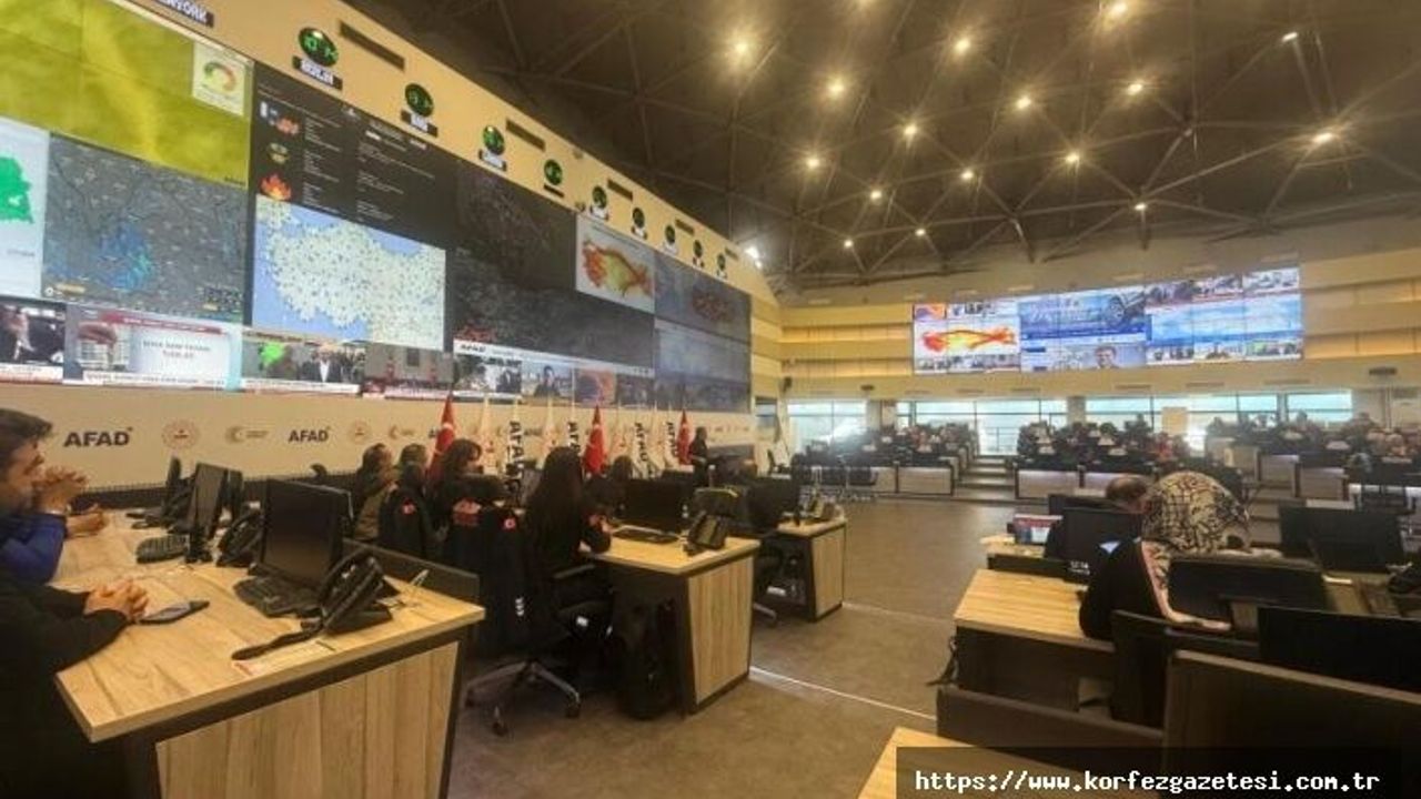 Kocaeli Büyükşehir Belediyesi'nin afet bölgelerindeki başarılı organizasyonunu takdir ediliyor