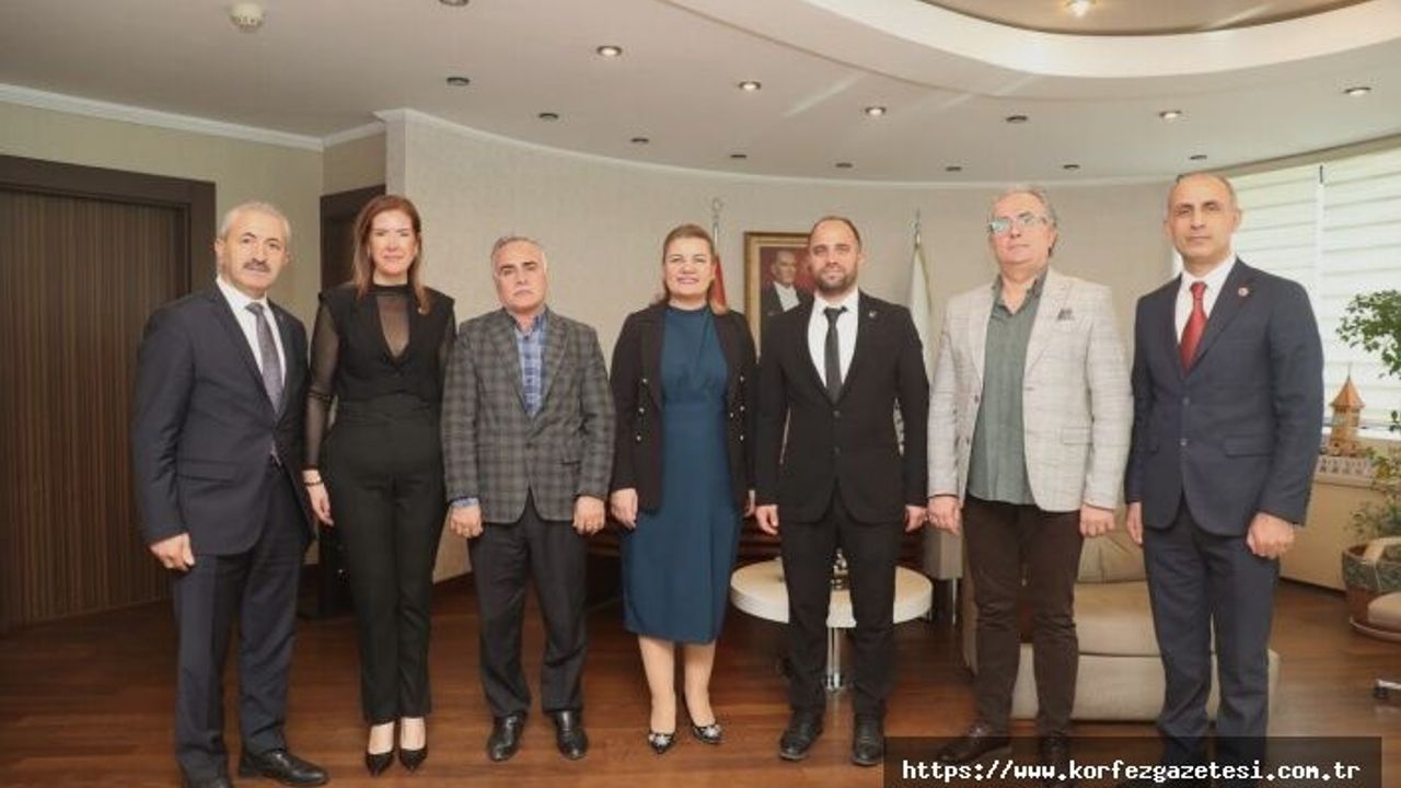 YRP İzmit İlçe Başkanı, Başkan Fatma Kaplan Hürriyet'i ziyaret etti