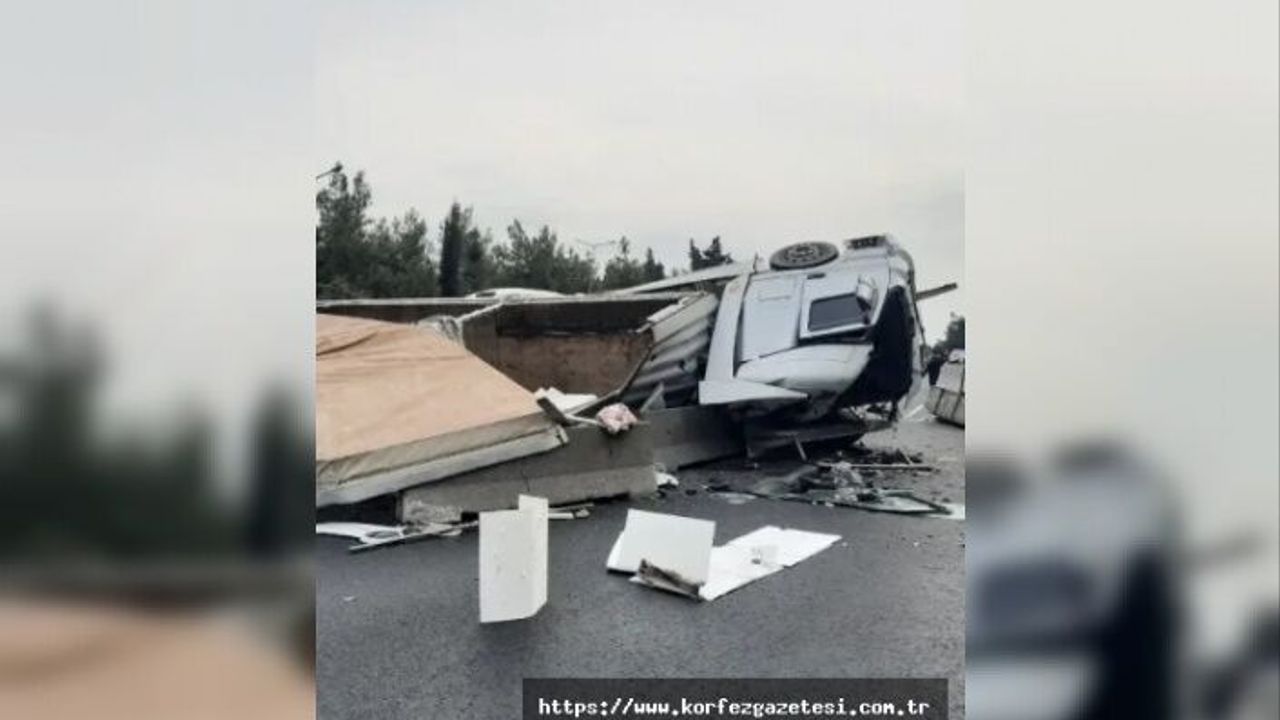 GÖLCÜK İLÇESİNDE, TRAFİK KAZASI TIR DEVRİLDİ