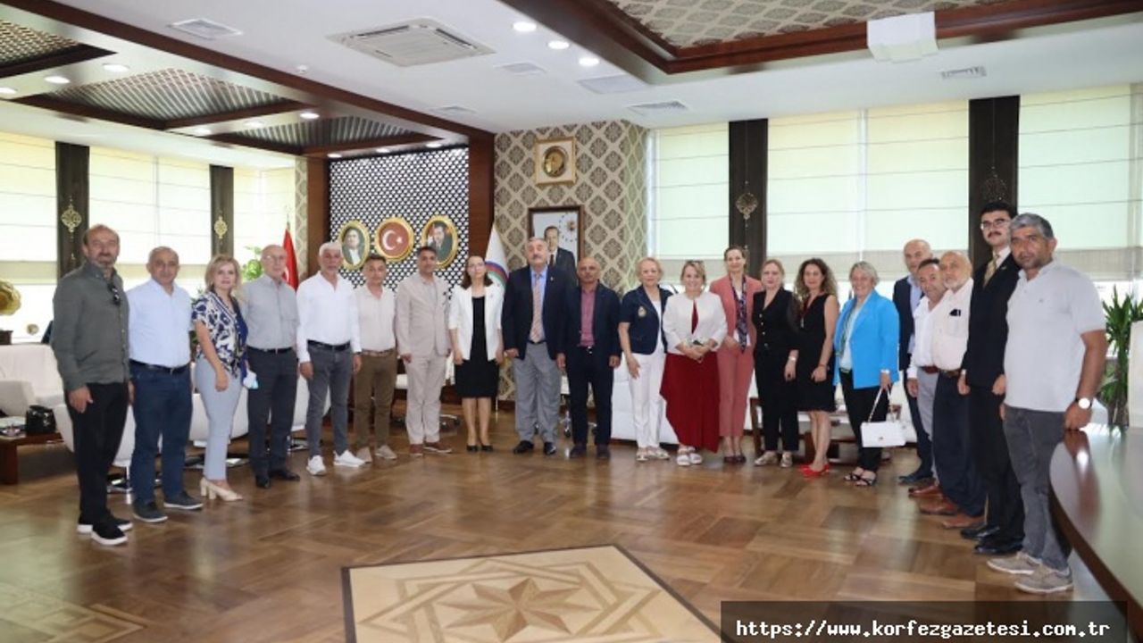 Başkan Şener Söğüt, Körfez Kent Konseyi’ni Ağırladı