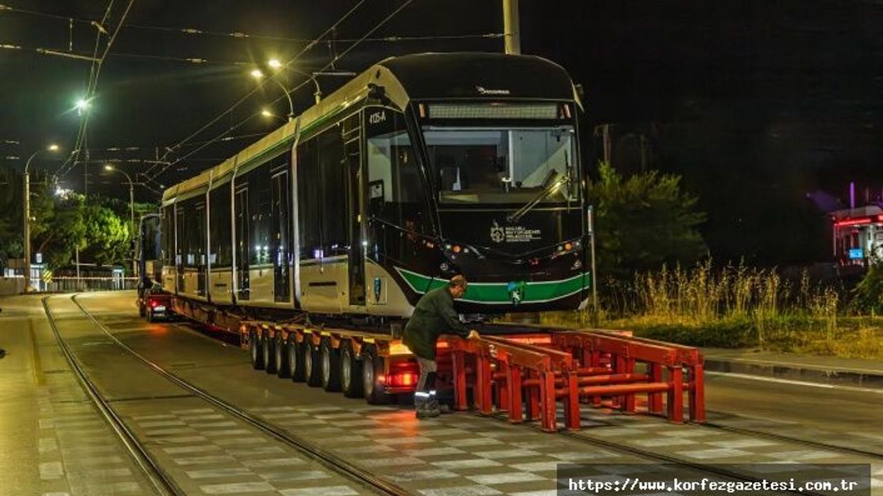 Kocaeli’de Tramvay Filosu Genişliyor: 7. Araç Raylara İndirildi