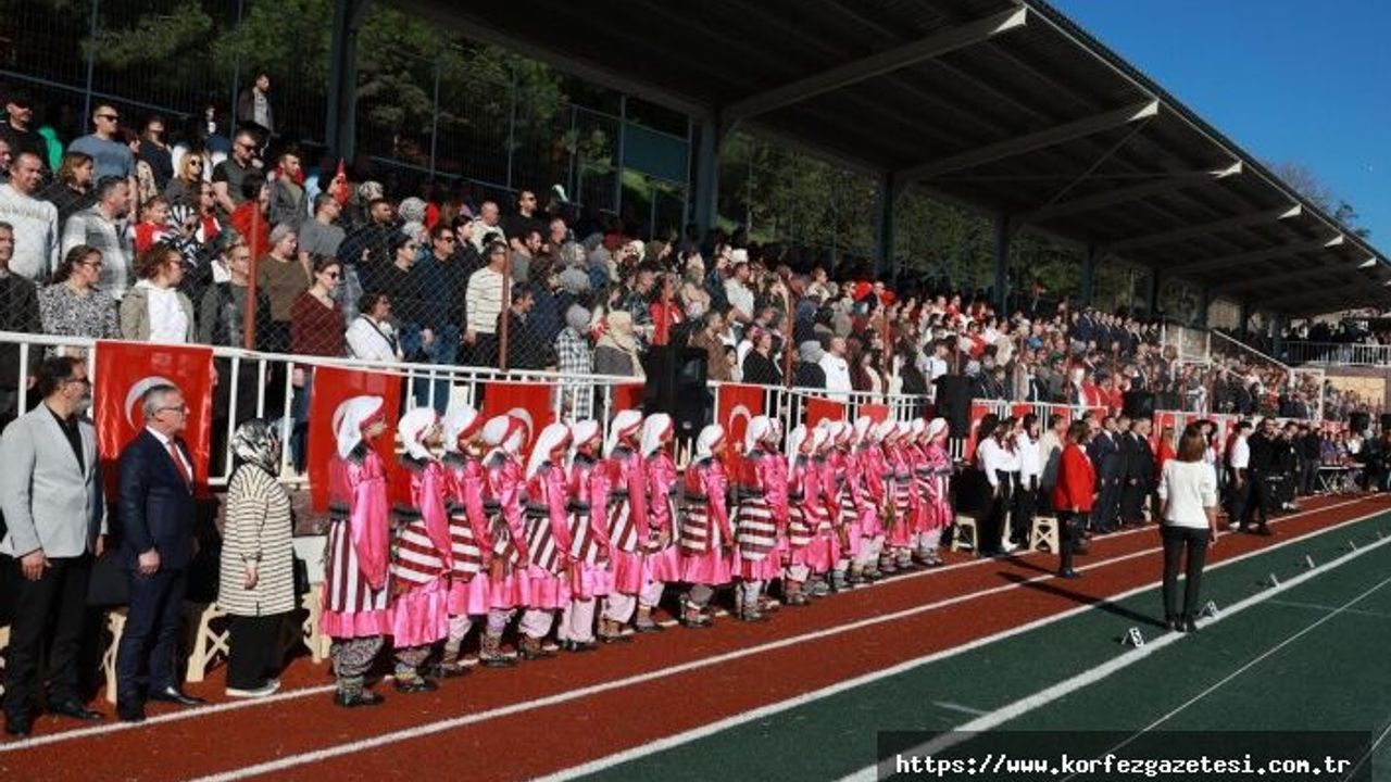 Derince’de Cumhuriyet Coşkusu: 102. Yıl Kutlamaları Yoğun Katılımla Gerçekleşti
