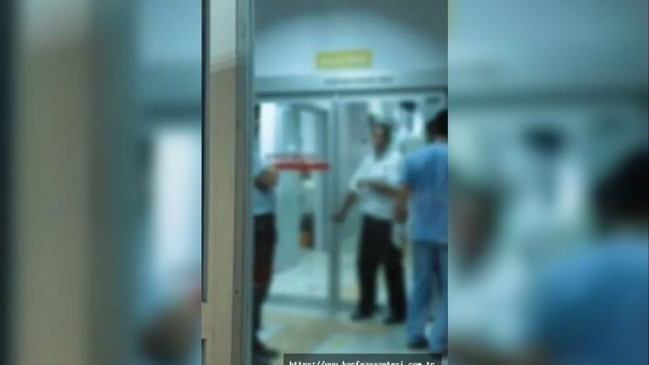 Karamürsel’de Talihsiz Kaza: Minibüs Üzerinden Düşen Sürücü Ağır Yaralandı