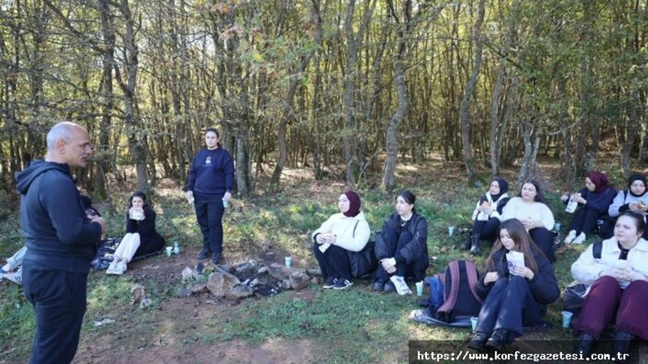 Körfez’de Doğa Yürüyüşü Gençlerle Hayat Buldu