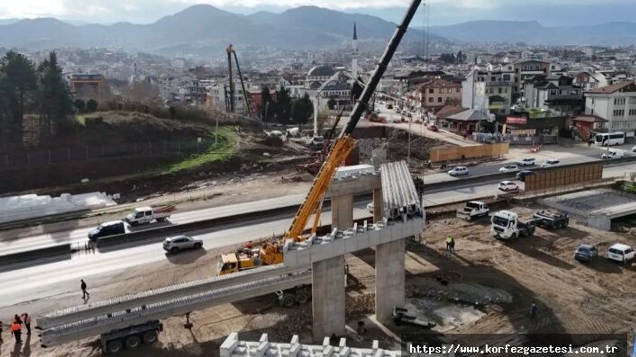 Başiskele Kavşağı Giriş Projesi’nde Köprüler Yükseliyor