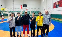 Körfezli Güreşçilerden İHO Oyunlarında Madalya Yağmuru