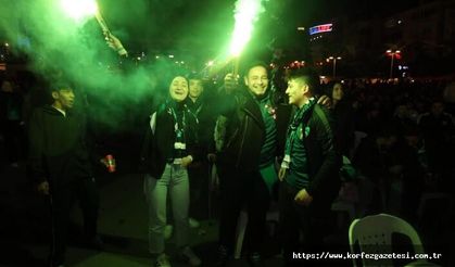 KENT MEYDANI, STADYUMA DÖNÜŞTÜ