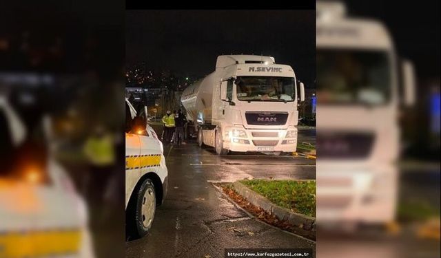 İzmit’te D-100 Karayolunda Feci Kaza: Bir Kişi Hayatını Kaybetti