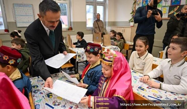 Vali Aktaş Öğrencilerin Karne Sevincine Ortak Oldu