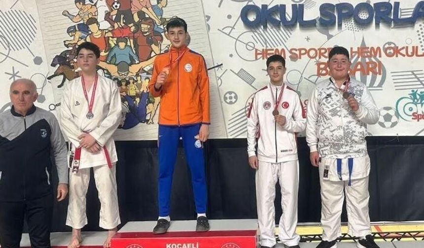 Kocaeli’de Karate Seçmelerinde Körfez’den Büyük Başarı
